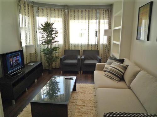 Dflat Escultor Madrid Apartments