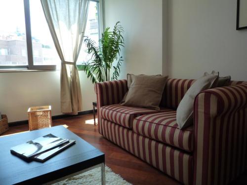 Dflat Escultor Madrid Apartments