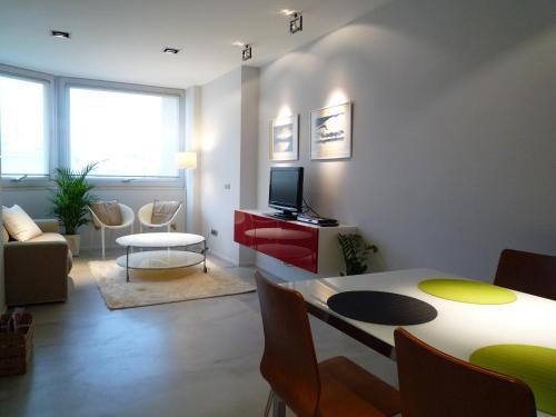 Dflat Escultor Madrid Apartments