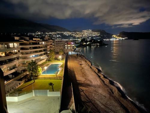 Apartamento �tico Espectacular En Primera L�nea Playa Con Piscina