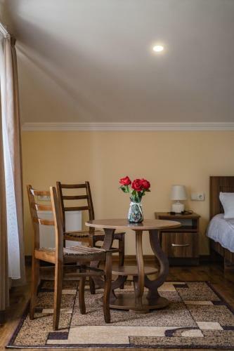 Hotel Telav Holl