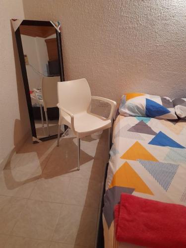 Comparto Casa Con Piscina En Condominio