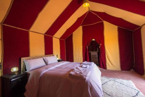 Night Desert Luxury Camp