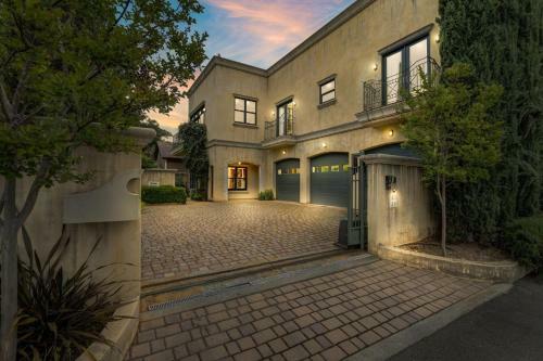Cypress House & Studio, Walk To Healdsburg Plaza Home