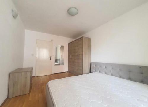 Spacious 3 Bedroom Apartment In The Heart Of Sofia