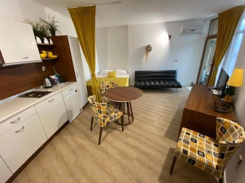 Grenada Hotel Family Apartaments Destination Bulgaria 2000