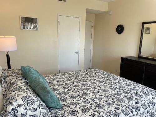 Stylish Living With Comfort Next To Beverly Hills