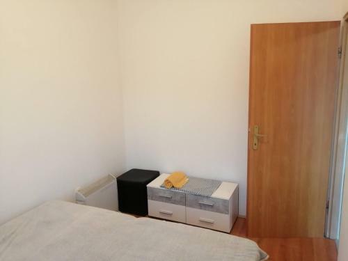 Sea View 1-bedroom Apartment Long Island