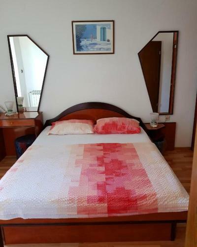 Hostal Restaurant & Pansion Duda