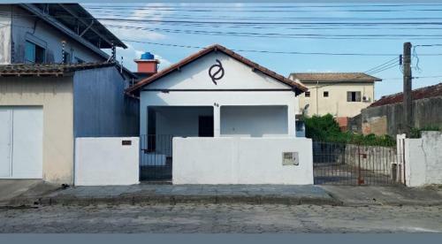 Casa Em Itanha�m - Pr�xima A Praia, Ao Rio E Centro - 6 Pessoas