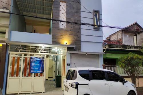 Hotel Oyo 91209 Arjuna Residence Sby