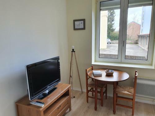 Apartamento Le Comtois, Studio Au Calme Proche de La Gare