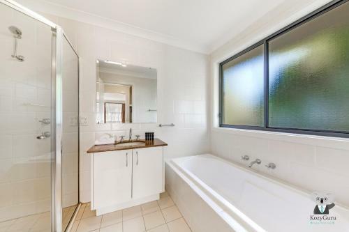 Kozyguru Westleigh Spacious Home With 4 Beds Nwe039