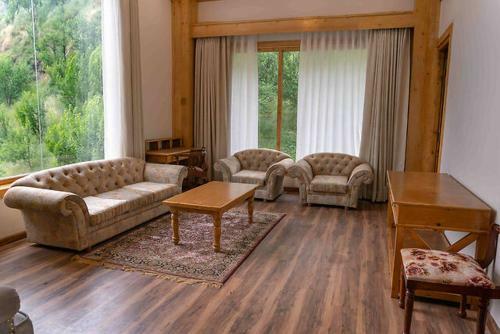 Hotel Shirar Resort And Spa