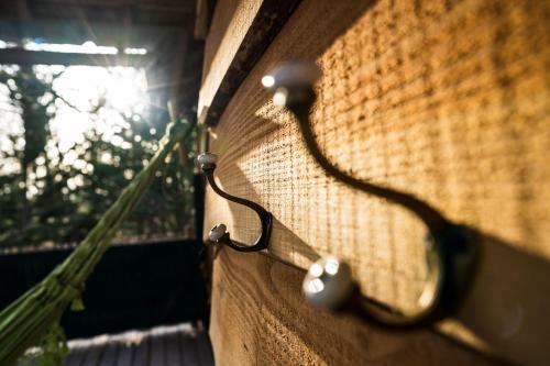 Charmante Cabane Dans Les Arbres Avec Jacuzzi Et Sauna