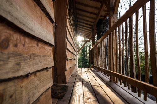Charmante Cabane Dans Les Arbres Avec Jacuzzi Et Sauna