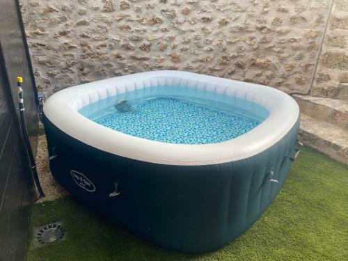 Studio Duplex Avec Spa Et Cour Priv�e