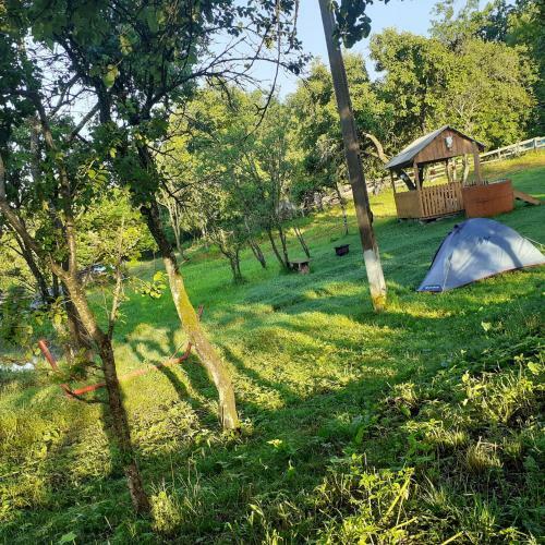 Hostal Room In Bb - Camping Retreat In A Rural Way