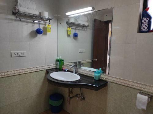 1bhk Service Apartment 212