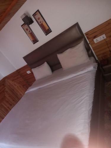 Hotel Krystal & Restaurant