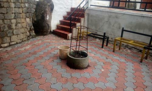Hostal New Rich White House