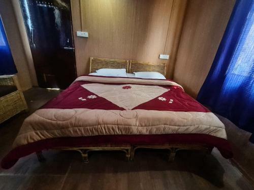 Hotel The Kanatal Arbour
