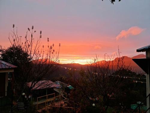Hotel The Kanatal Arbour