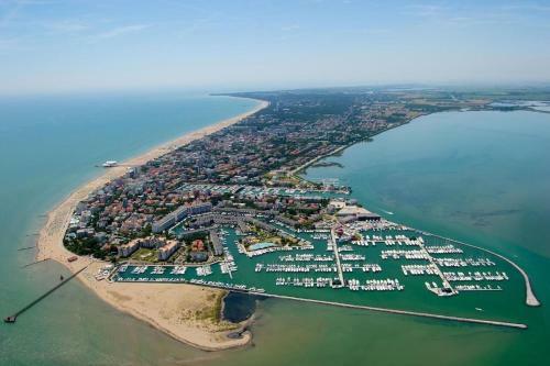 Charming Villa In The Elegant Area Of Lignano