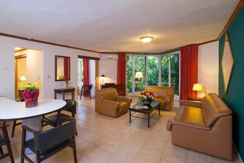 Hotel Villas Del Rio Luxury Suites By Vrhost