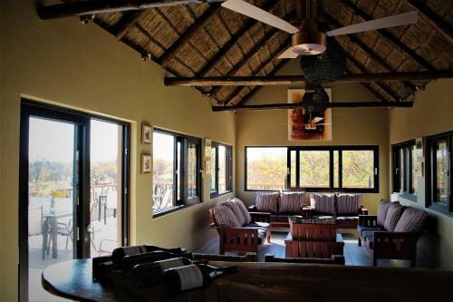Hotel Golden Impalas Bush Resort