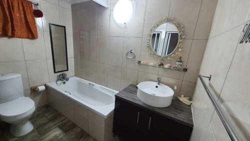 Hostal Gemstone Guest House