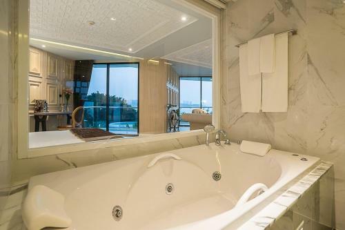 Hotel Mera Mare Pattaya - Sha Extra Plus