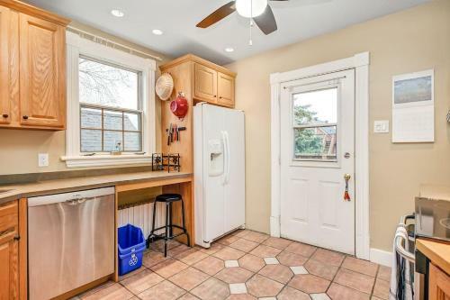 Heritage Home, Byward Market Steps From Your Door!