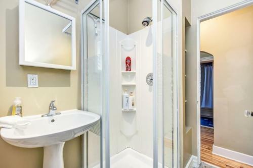 Heritage Home, Byward Market Steps From Your Door!
