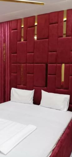 S.r Luxury Apartments