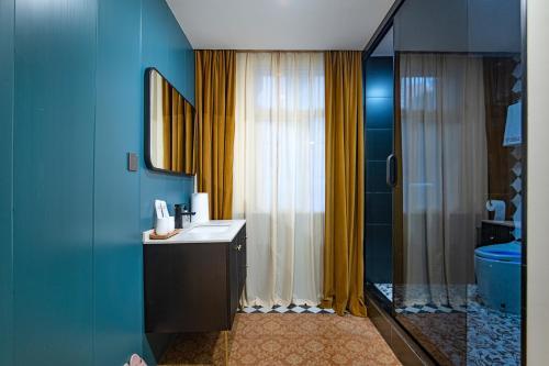 Locals Apartment Place 18