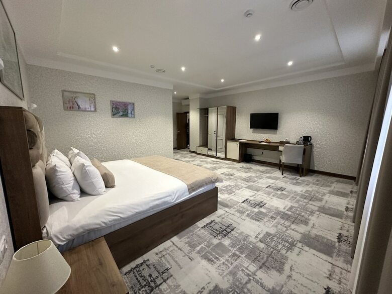 Green Park Hotel