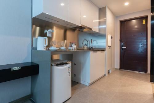 Locals Apartment Inn 00