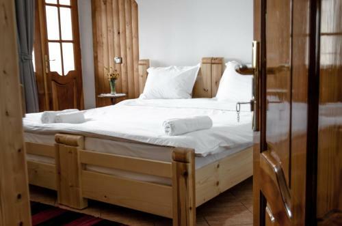 Hostal Alpeta Agrotourism & Winery - Roshnik , Berat