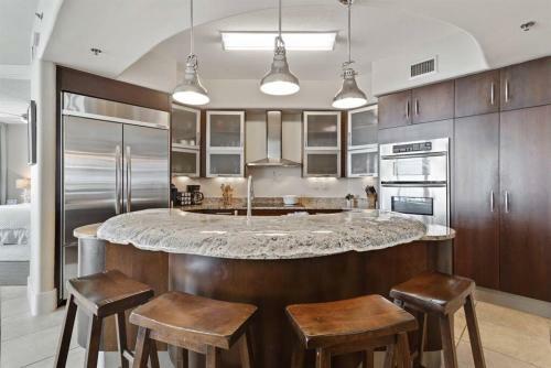 Apartamento Bella Luna 202 - Luxurious Bayfront 3bd/3ba