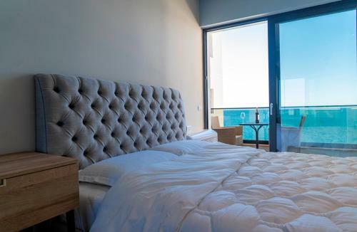 Golden Beach Residence - Deluxe Apartment