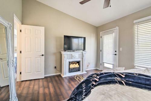 Mod Casa Grande Home With Patio On The Water!