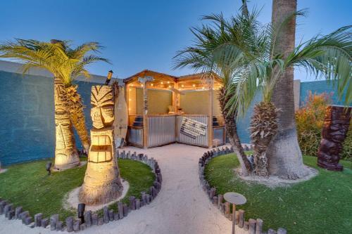 Mesa Retreat With Private Pool And Beach Backyard