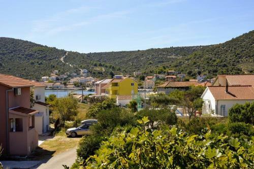 Lovely 2-bed Apartment In Vinisce Close To Beach