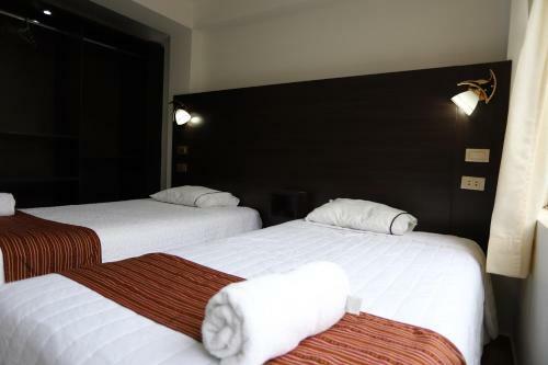 Hostal 202 - 302 Habitaci�n Matrimonial /ba�o Compartido