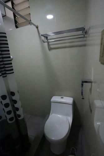 Hostal 202 - 302 Habitaci�n Matrimonial /ba�o Compartido