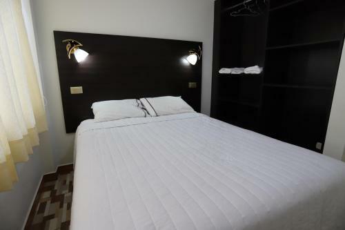 Hostal 202 - 302 Habitaci�n Matrimonial /ba�o Compartido