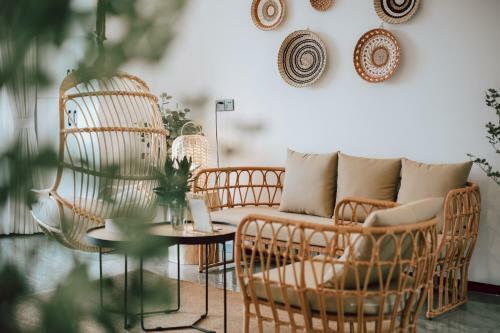 Locals Apartment House 22