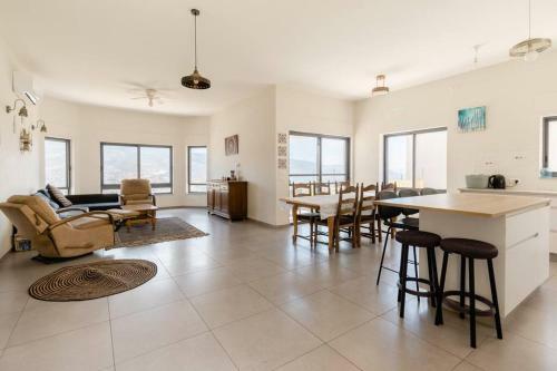 Galilee View Villa On A Cliff ? Hot Tub?pool - Sea View