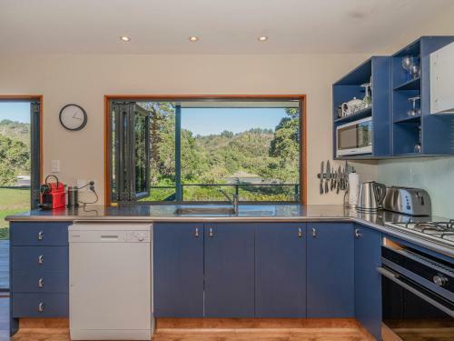 Patuwai Paradise - Whangamata Holiday Home